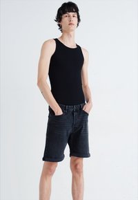 Jack & Jones JJICHRIS JJORIGINAL - Džinsa auduma šorti - black denim