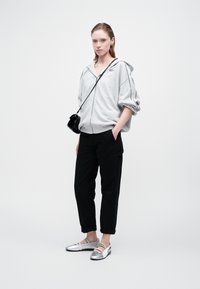 Puma OVERSIZED FULL ZIP HOODIE - Majica s kapuljačom i patentnim zatvaračem - flat light gray heather