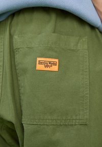 Service Works CHEF UNISEX - Σορτς - olive