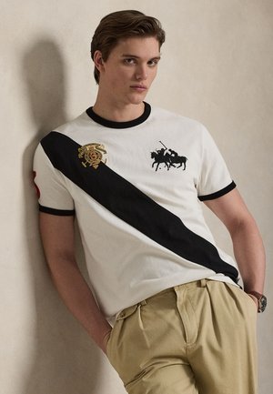 CLASSIC FIT JERSEY GRAPHIC T-SHIRT - T-shirt con stampa - nevis/black