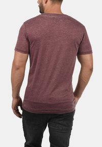 Solid SDTHEON - T-shirts basic - wine red