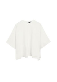 Un haut blanc à manches courtes, doté d'un col rond et d'une simple poche avant, avec une coupe décontractée et un ourlet légèrement arrondi.