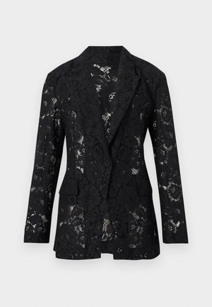 Μαύρο σακάκι δαντέλα με λουλουδάτο σχέδιο, μακριά μανίκια, πέτο με εγκοπή και εμπρόσθιες τσέπες με καπάκι, παρουσιασμένο σε λευκό φόντο.