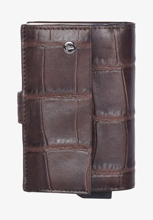 Braune Lederbrieftasche mit strukturiertem Krokodilmuster, ausgestattet mit einem silbernen Druckknopfverschluss und einem Seitenfach für Karten oder Bargeld.