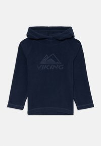 Jūros laivyno švelnus vilnos džemperis su ilgomis rankovėmis, su subtilia kalno grafika ir „VIKING“ tekstu atitinkančios spalvos. Minkšta tekstūra.