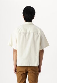 Thumbnail Image 4