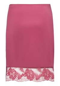 Falda rosa frambuesa hecha de una tela suave, con un acabado de encaje floral en el dobladillo. Silueta recta, diseño hasta la rodilla.