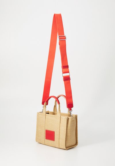 MARC JACOBS THE SMALL TOTE - Kabelka - natural