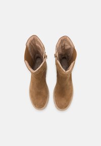 Gabor Bottes à plateau - lion/beige