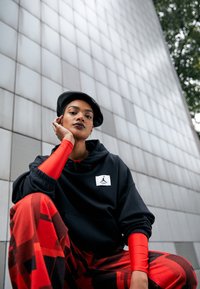 Jordan W J ESSEN - Sweatshirt com capuz - black