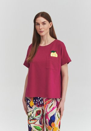 TATUUM, ARTICLE TAG: T-SHIRT/TOP - ARTICLE NAME: MONKI 1 - Trükipildiga T-särk - dark pink