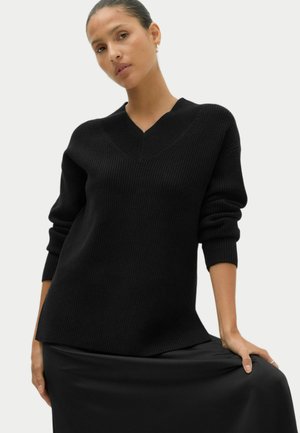 Marks & Spencer, WIDE VEE JUMPER. - Jumper - black