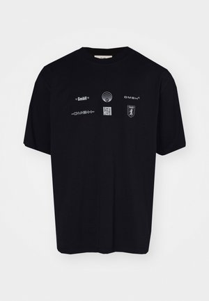 Svarte bomull T-skjorter med forskjellige hvite logoer og symboler på fronten, med klassisk rund hals og korte ermer.