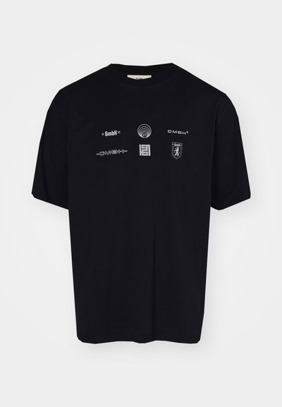 Svarte bomull T-skjorter med forskjellige hvite logoer og symboler på fronten, med klassisk rund hals og korte ermer.
