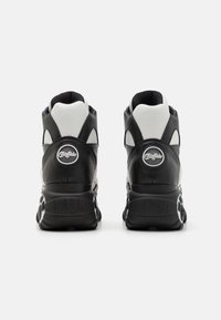 Buffalo Sneakers hoog - black/white