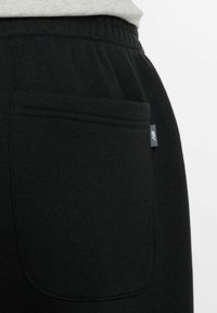 Non sélectionné, black