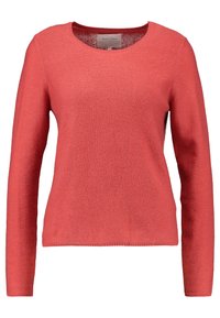 Koralowy sweter z długimi rękawami, okrągłym dekoltem i teksturowanym wzorem dzianiny. Ma ściągacze przy mankietach i dolnej krawędzi, wykonany z miękkiego materiału.
