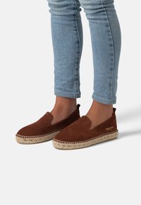 FRED MARTIN COLLECTION AMALFI - Espadrilles - red brown suede