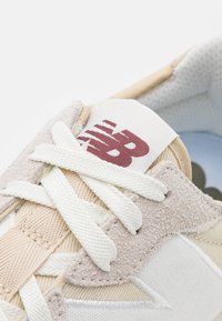 New Balance MS327 UNISEX - Joggesko - off-white