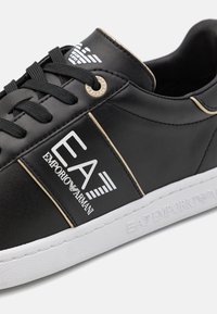 EA7 Emporio Armani CLASSIC UNISEX - Športni copati - black/gold