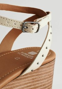 Next FOREVER COMFORT.  - REGULAR FIT - Plateausandaler - bone