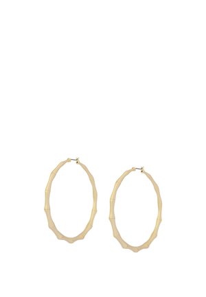 Store ovale øreringe i guldtonet bambustekstur med hængslet lås.