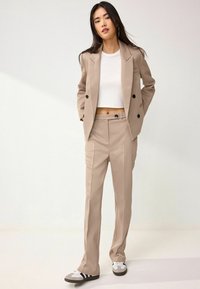 Next REGULAR FIT - Kalhoty - mink brown