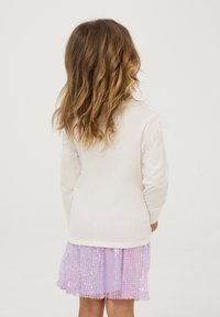 Terranova CON FARFALLE IN PAILLETTES REVERSIBILI - Maglietta a manica lunga - bianco lana