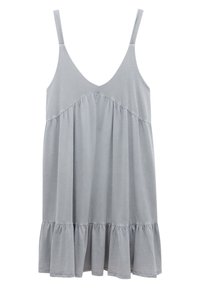Vestido sin mangas de color gris claro con un profundo escote en V y una cintura fruncida, que presenta un dobladillo acampanado y una textura de tela suave.