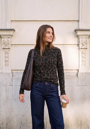 Street One Studio, LONG-SLEEVE TURTLE NECK SHIRT WITH CHECKERED PATTERN - T-shirt à manches longues - charred brown