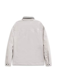 Helles graues Jacket mit glatter Textur, ausgestattet mit einem klassischen Kragen, einer Schulterpasse und einem schwarzen Akzentstreifen am Kragen. Mit geknöpften Manschetten.