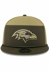 Olivgrünes Baseballcap mit strukturierter Form, mit aufgesticktem Logo der Baltimore Ravens und flachem Schirm. Mit Snapback-Verschluss.