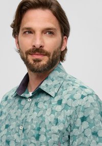 s.Oliver KURZARM MIT KENTKRAGEN - Hemd - minze