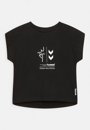 Zwarte T-shirt met korte mouwen van katoen, met een witte logo en grafische print van een danser. Ontspannen pasvorm met een ronde hals.