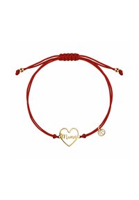 Bransoletka z czerwonego sznurka z pozłacanym sercem, na którym wygrawerowano słowo "Mama". Regulowana, z pozłacanymi akcentami i małym zawieszkowym symbolem.