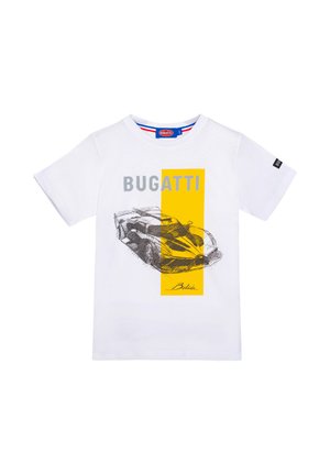 T-shirt bianca a maniche corte con la scritta "BUGATTI", uno schizzo di una macchina da corsa e un rettangolo giallo verticale dietro il disegno dell'auto.