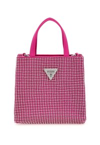 Vaaleanpunainen käsilaukku, jossa on teksturoitu pinta ja hopeiset niitit. Mukana kaksinkertaiset yläpohjat ja hopeinen Guess-logo kolmion muotoinen koriste.