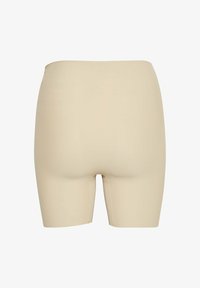 Unselected, soft nude
