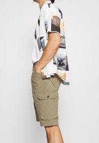 TOM TAILOR Shorts - dark green