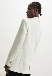 Calliope DOPPIOPETTO BOTTONI ORO - Cappotto corto - bianco