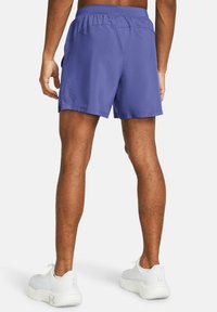 Under Armour LAUNCH - Pantalón corto de deporte - starlight