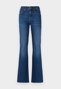 Jeans acampanados azules de mezclilla, con una cintura alta, diseño de cinco bolsillos, ligeras decoloraciones y detalles de costura en contraste.