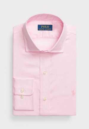 Chemise rose clair à boutons, en tissu texturé, avec un col classique, une poche poitrine unique et un logo brodé sur l'ourlet.