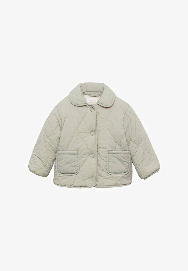 Bleda zelena prešita jakna z okroglim ovratnikom, dvema sprednjima žepoma in zapiranjem na gumb, predstavljena na ravni površini proti nevtralni ozadju.