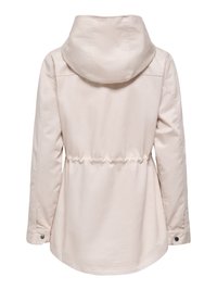 Veste à capuche beige avec manches longues, taille ajustable et poignets à boutons, vue de dos.