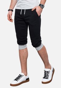 Non sélectionné, black grey