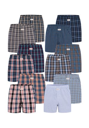 Doce pares de bóxers de hombre a cuadros y rayas en varios patrones azules, grises y multicolor, dispuestos en una cuadrícula.