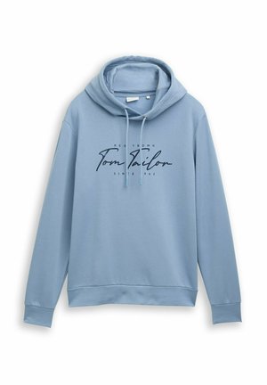 Jasnoniebieska bluza z kapturem z miękkiego materiału, z regulowanym kapturem. Posiada centralnie umieszczone logo w ciemnoniebieskim pisanym tekście. Długie rękawy z ściągaczami.