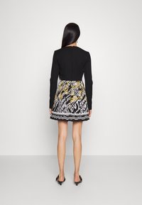 Versace Jeans Couture Vapaa-ajan mekko - black