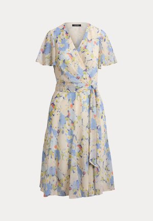 Blumiges Wickelkleid aus leichtem Stoff mit V-Ausschnitt, kurzen Flatterärmeln und einem Bindegürtel. Überwiegend blau mit gelben und rosa Akzenten.